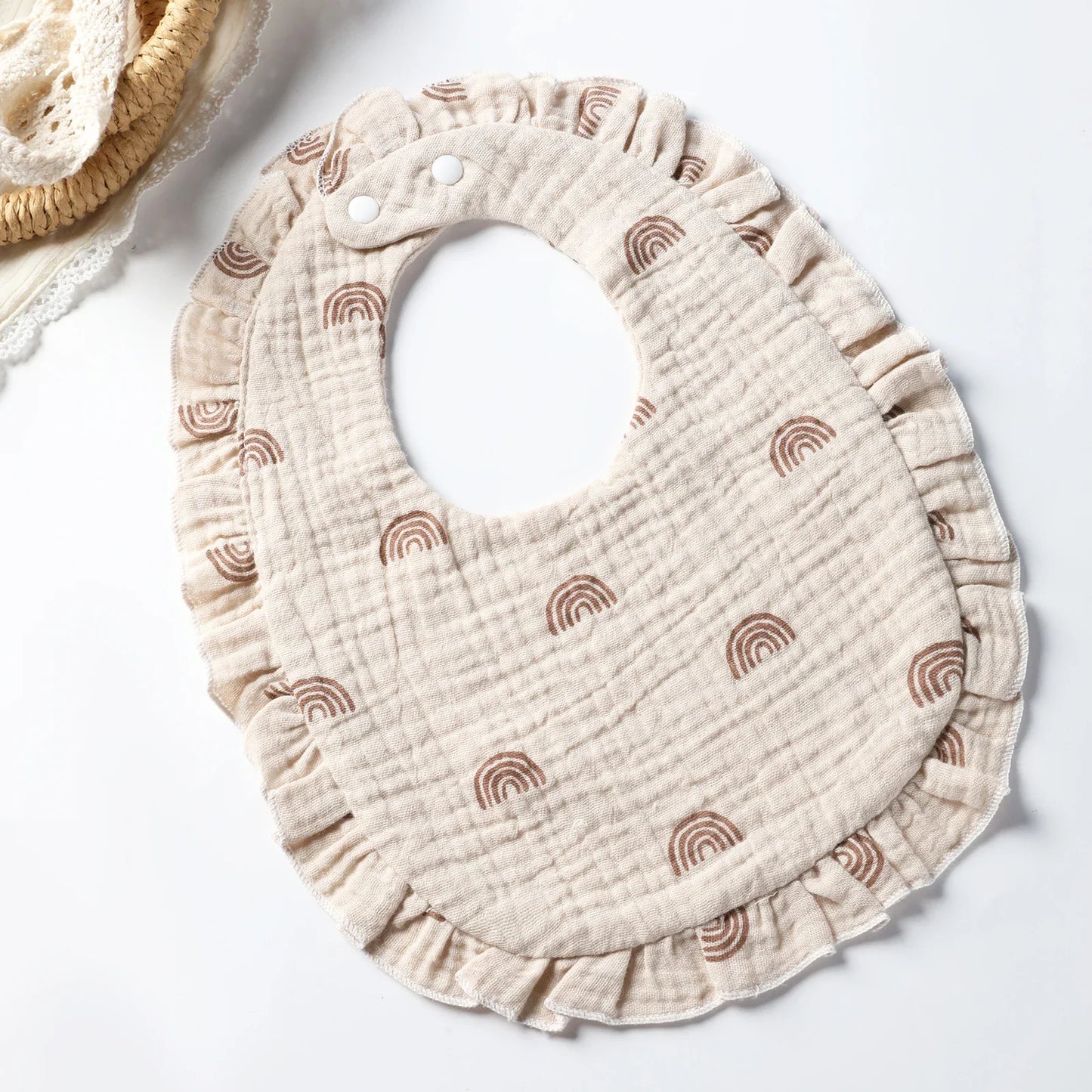 Bave din Bumbac pentru Bebeluși – Design Floral cu Dantelă și Volănașe