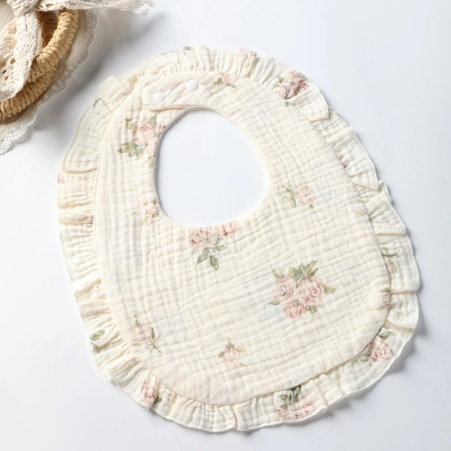 Bave din Bumbac pentru Bebeluși – Design Floral cu Dantelă și Volănașe