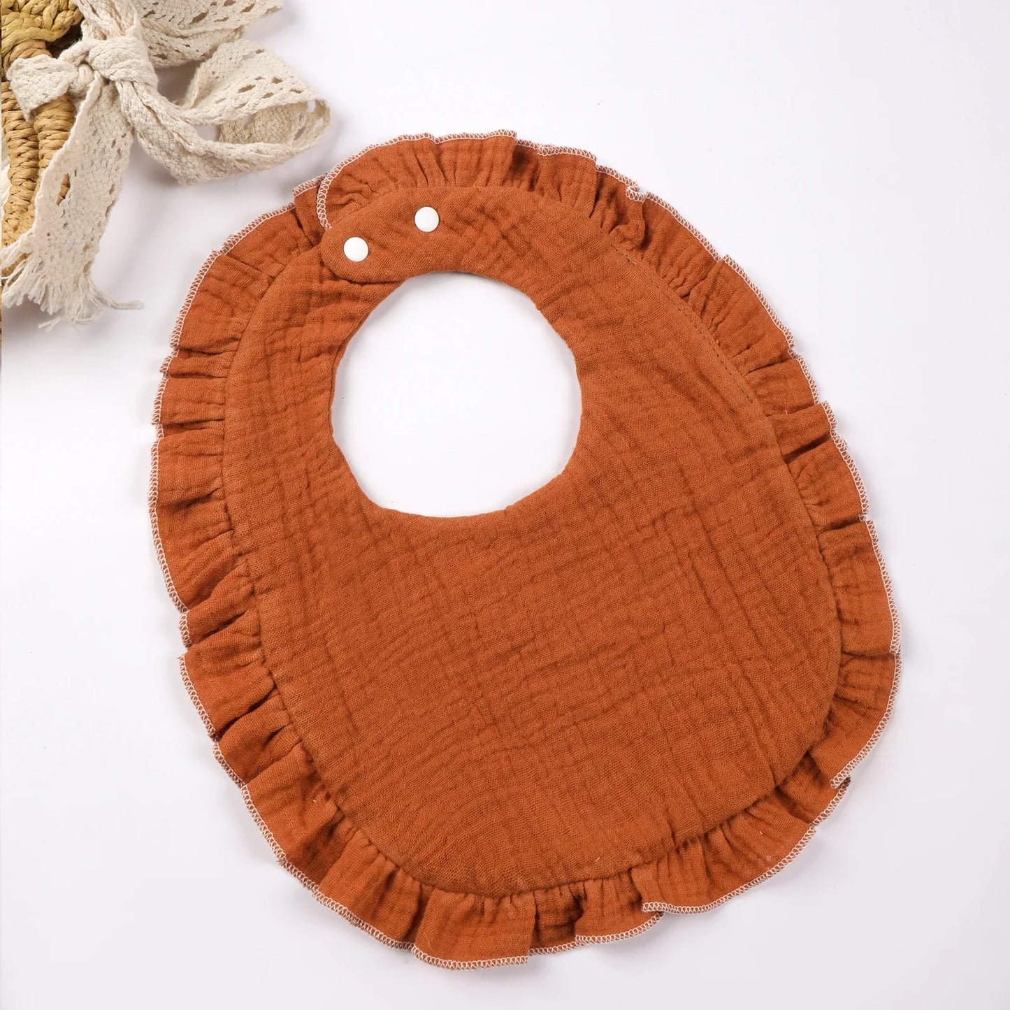 Bave din Bumbac pentru Bebeluși – Design Floral cu Dantelă și Volănașe