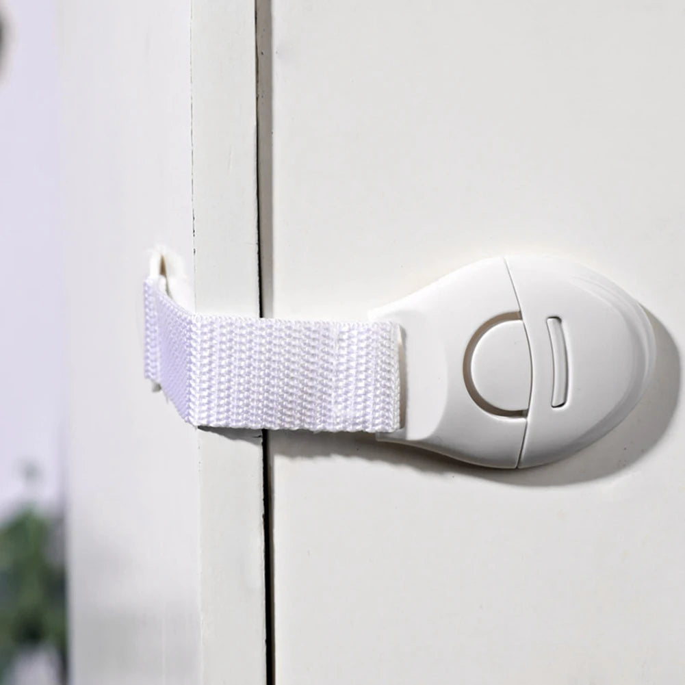 10 Locașuri de Siguranță pentru Mobilier - Protecție pentru Copii