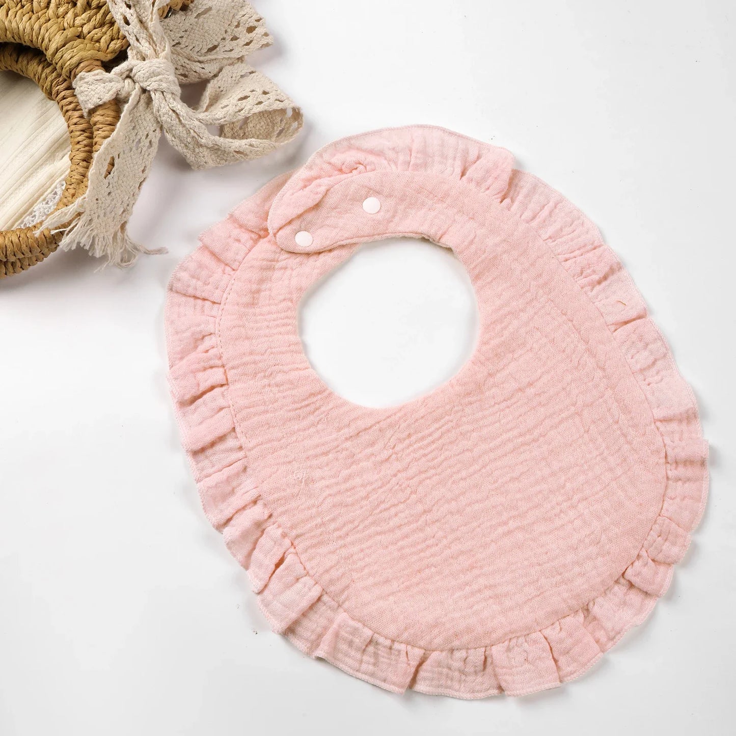 Bave din Bumbac pentru Bebeluși – Design Floral cu Dantelă și Volănașe