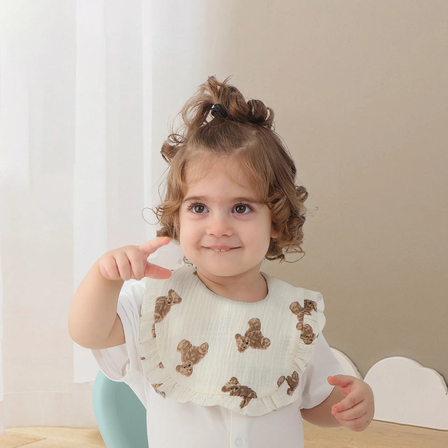 Bave din Bumbac pentru Bebeluși – Design Floral cu Dantelă și Volănașe