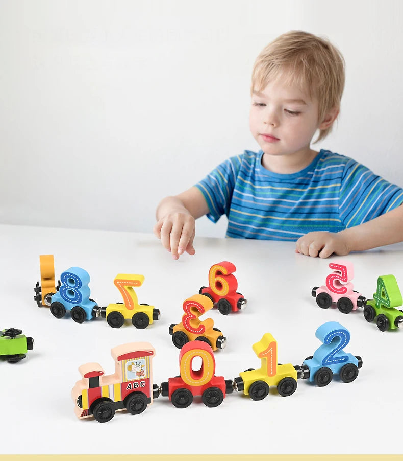 Tren magnetic Montessori din lemn pentru copii