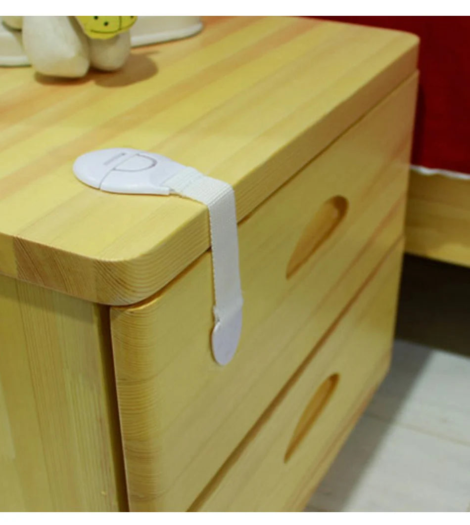 10 Locașuri de Siguranță pentru Mobilier - Protecție pentru Copii